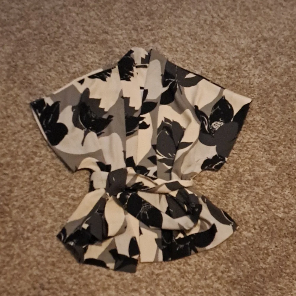 Natori kimono wrap top- size M- NWT - Picture 8 of 11